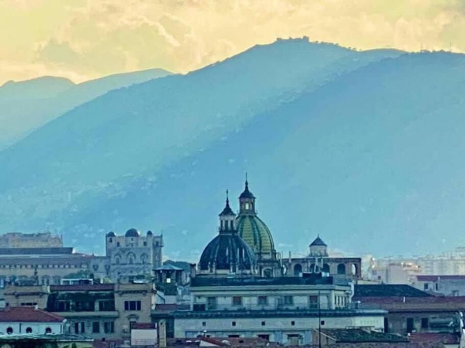Donna Isabella A Ballaro Palermo Luaran gambar