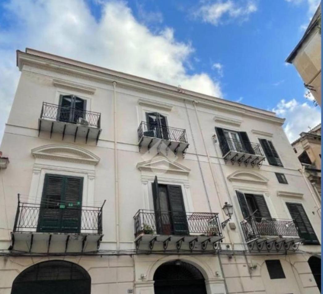 Donna Isabella A Ballaro Palermo Luaran gambar