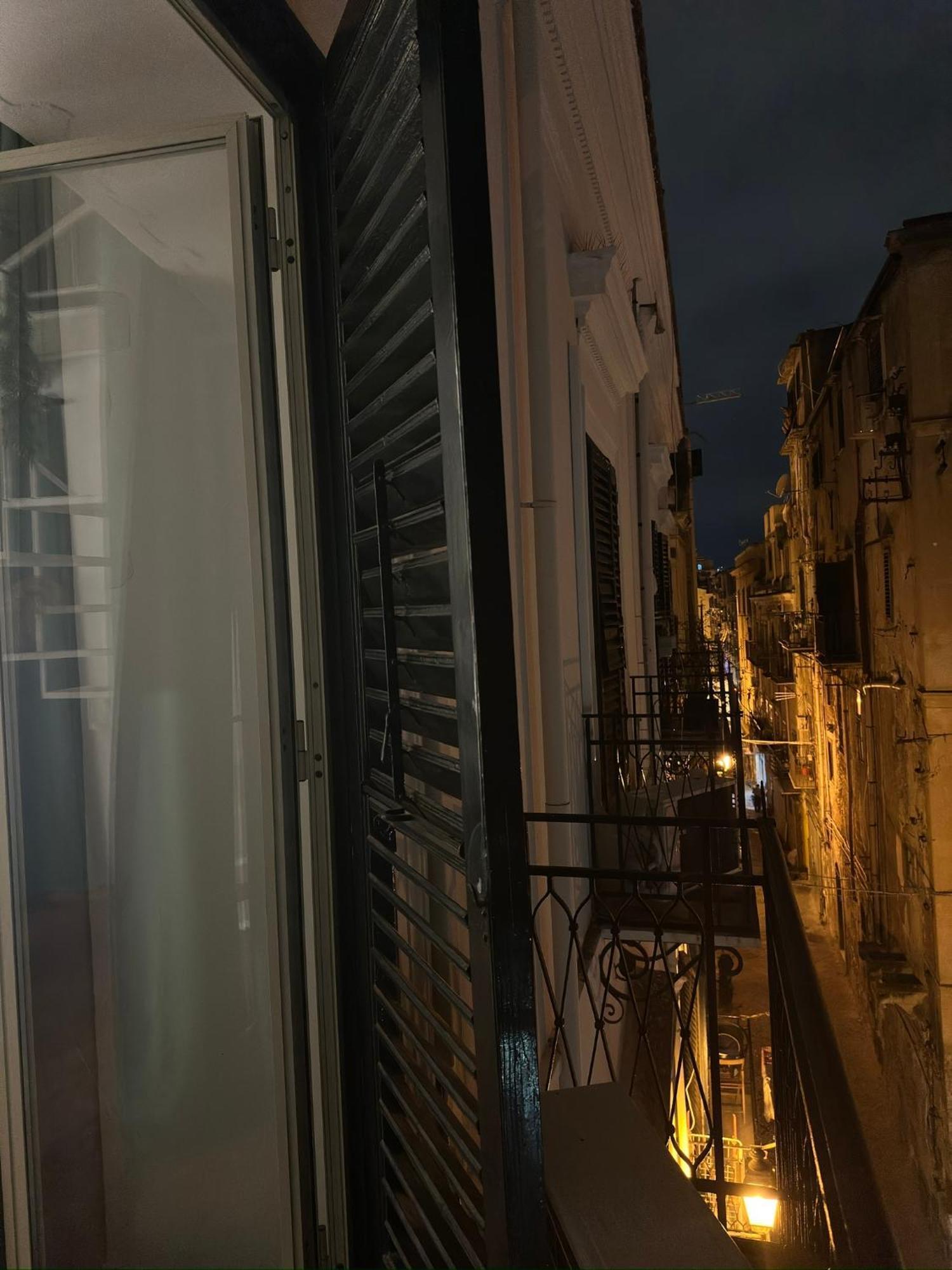 Donna Isabella A Ballaro Palermo Luaran gambar